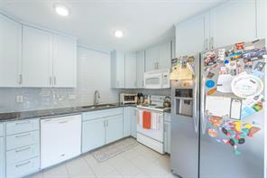 7504 Riverbrook Drive - Photo 7