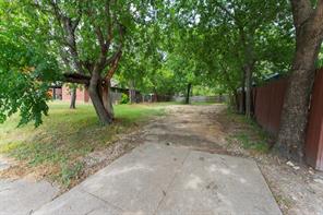 502 Rayenell Avenue - Photo 1