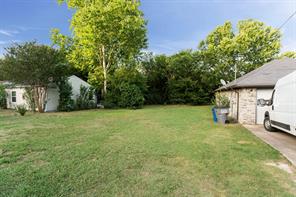 600 N Elm Street - Photo 1