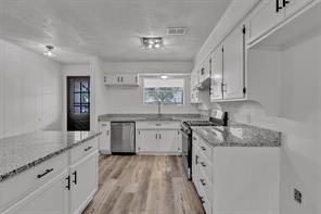 3407 NE 10th Street - Photo 1