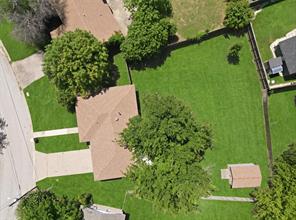 332 S Sealy Avenue - Photo 1