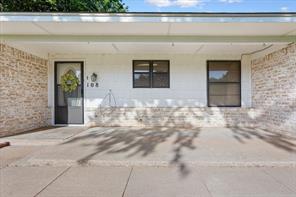 108 Towne West Drive - Photo 3