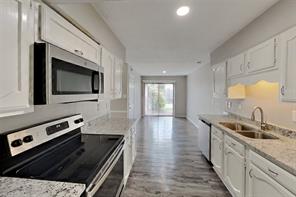 1309 Crestview Drive - Photo 5