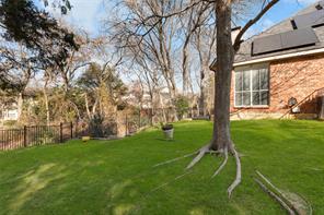 225 Freedom Court - Photo 27