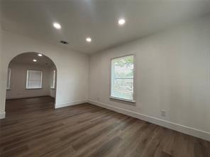 600 E Robert Street - Photo 10