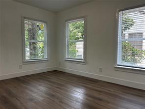 600 E Robert Street - Photo 5