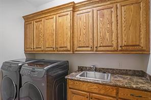 7713 Lakeview Circle - Photo 32