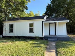 506 W Trinity Street - Photo 1