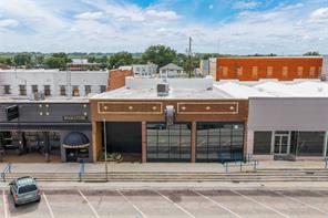 210 S Commercial Avenue - Photo 1