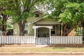 526 S Edgefield Avenue - Photo 1