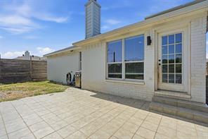 417 Shadow Grass Avenue - Photo 34
