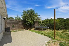 417 Shadow Grass Avenue - Photo 38