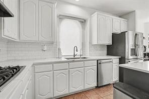 5520 Champlain Drive - Photo 12