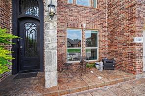 5520 Champlain Drive - Photo 3