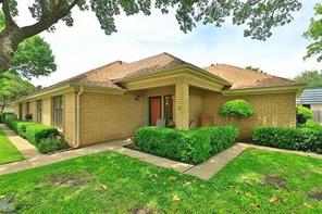 55 Surrey Square - Photo 2