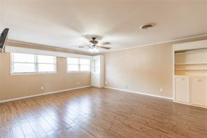 55 Surrey Square - Photo 22