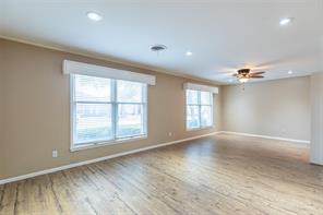 55 Surrey Square - Photo 6