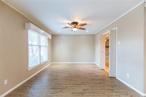 55 Surrey Square - Photo 8