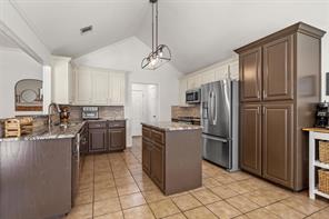 1112 Regina Drive - Photo 12