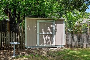 1112 Regina Drive - Photo 32