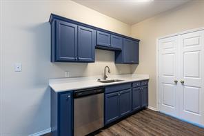 102 Collett Court - Photo 7