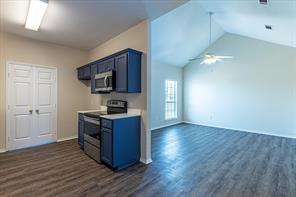 102 Collett Court - Photo 8