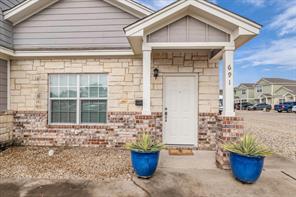 691 Park Street - Photo 1