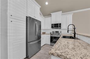691 Park Street - Photo 7