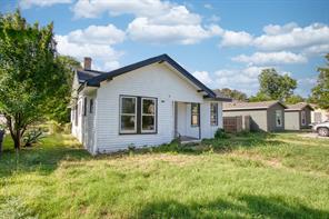 2210 McKenzie Avenue - Photo 3