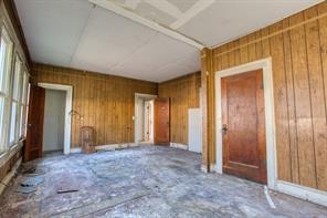 2210 McKenzie Avenue - Photo 9