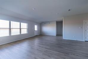 516 Ridgewood Drive - Photo 3
