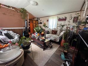 612 W Broadway - Photo 2