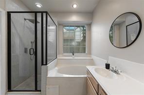 18240 Midway Road - Photo 10