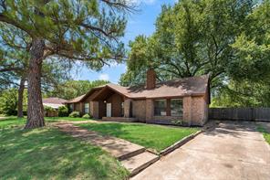208 E Denton Drive - Photo 1