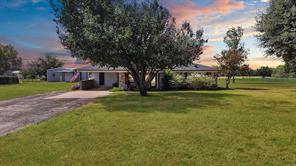 141 County Road 2211 - Photo 1