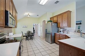 8702 Nairn Street - Photo 10