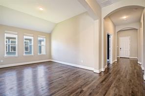2272 Templin Avenue - Photo 2