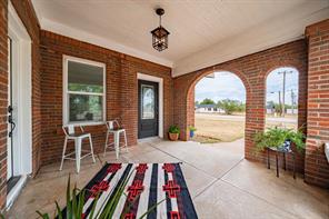 305 W Swenson Avenue - Photo 1