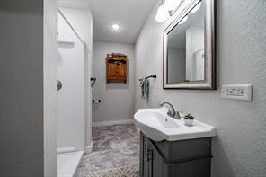 305 W Swenson Avenue - Photo 16