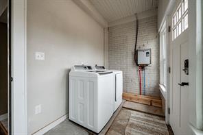 305 W Swenson Avenue - Photo 23