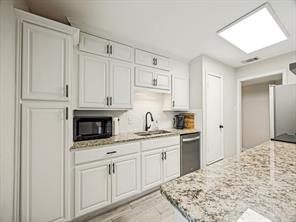 922 Forreston Drive - Photo 13