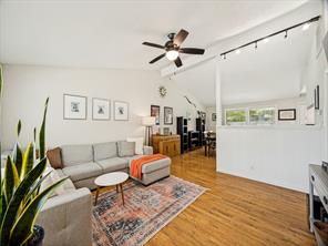 922 Forreston Drive - Photo 4
