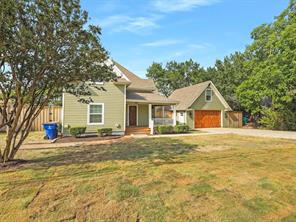 607 W Walnut Street - Photo 1