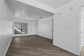 320 E 4th Street - Photo 4