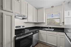 320 E 4th Street - Photo 9