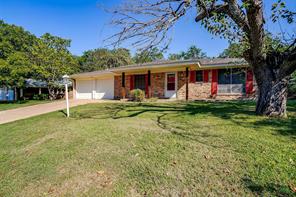 1104 Julie Street - Photo 3