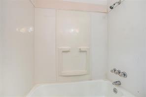 1104 Julie Street - Photo 31