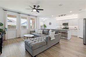 704 Pistachio Parkway - Photo 3
