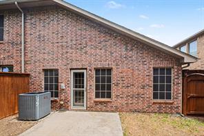 1152 Sophia Street - Photo 7