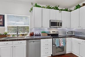 6651 Canterbury Drive - Photo 13